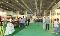 Burhaniyeli zeytinciler İzmir'de Olivtech fuarı açılışına katıldı
