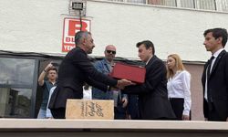 Çanakkale Şehitliğinde dalgalanan bayrak, Konya'nın tarihi lisesinde