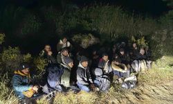 Çeşme'de 21 kaçak göçmen yakalandı, 1 organizatör tutuklandı