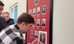 CHP Bolu Gençlik Kolları üyeleri Kılıçdaroğlu'nun fotoğrafının üstüne Özgür Özel'in fotoğrafını yapıştırdı