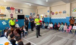 Cizre'de geleceğin sürücüleri kuralları polis amcalarından öğrendi