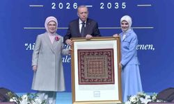 Cumhurbaşkanı Erdoğan'a takdim edilen 'Pazırık halısı' 360 bin ilmekle işlendi