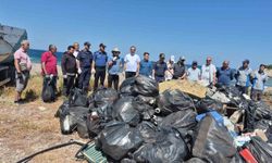 Datça Karya Yolu'nda 3,5 ton atık toplandı