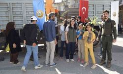 Dicle Orman İşletme Şefliği ilçede yaklaşık bin 500 adet fidan dağıttı