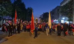 Düzce'de 19 Mayıs coşkusu fener alayı ile başladı
