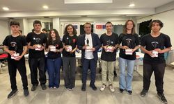 Efeler'de genç yazılımcılar tasarladı, Başkan Yetişkin tebrik etti