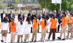 Erzincan'da öğrenciler bilim fuarında projelerini sergiledi