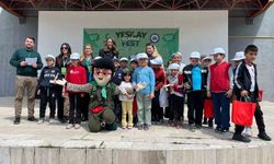 Eskişehir Vali Münir Raif Güney İlkokulu öğrenc ileri bağımlılığa karşı festivalde