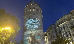 Galata Kulesi'nde İstanbul'un fethinin 573. yıl dönümün özel ışık gösterisi