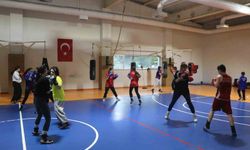 Genç boksörler milli takımı hedefliyor