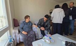 Genç sağlıkçılar ev ev giderek kronik hastaların takibini yapıyor