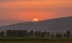 Güroymak'ta gün batımı görsel şölen sundu