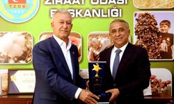 Hasan Altun'dan, İl Müdürü Sağlam'a teşekkür plaketi