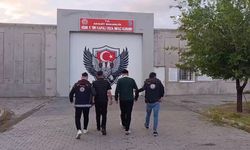 İnsan ticareti suçundan aranan 2 şüpheli, Dilucu Sınır Kapısı'nda yakalandı
