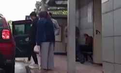 Kamyonetin altında kaldılar, yürüyerek taburcu oldular
