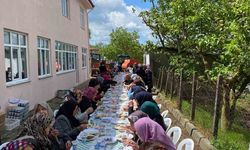 Karesi'de geleneksel hayır yemeğine 2 bin kişi katıldı