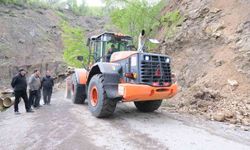 Kastamonu'da heyelan sebebiyle kapanan yol ulaşıma açıldı