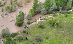 Kendisini Kelkit Çayına atan kayıp kızın arama çalışmaları 3. gününde de devam edildi
