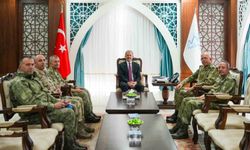 Korgeneral Topaloğlu, Hakkâri Valiliği'ni ziyaret etti