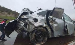 Kütahya'da otomobil uçuruma yuvarlandı: 1 ölü, 1 ağır yaralı