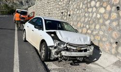 Malatya'da otomobil istinat duvarına çarptı: 1 yaralı