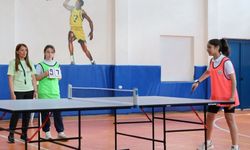 Marmaris'te masa tenisi turnuvası başladı