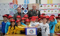 Mehmetçiklerin mektupları Samsunlu öğrencilerle buluştu