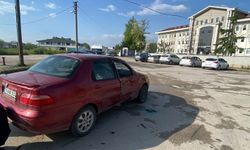 Motosiklet ile otomobil çarpıştı: 5 yaralı
