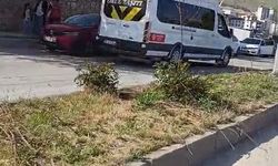 Öğrenci servisinin metrelerce ters yönde ilerlediği anlar kamerada