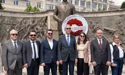 Püsküllü: 'Eczacılar, ilacın güvenli, etkili ve bilinçli kullanımında sağlık sisteminin vazgeçilmez bir parçasıdır'