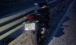 Sarıgöl'de motosiklet bariyere çarptı. 1 ölü 1 yaralı