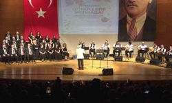 Şifa veren eller, Türk halk müziği konseriyle mest etti