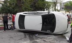 Siirt'te otomobil refüje çarptı: 3 yaralı