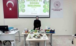 Sivas'ta yurt öğrencilerine sağlıklı beslenme eğitimi verildi