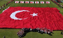 Stadyumda dev Türk bayrağı açıldı