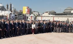 Taksim Meydanı'nda 19 Mayıs töreni düzenlendi