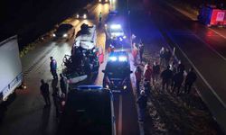 Tarım işçilerini taşıyan minibüs tıra çarptı: 12 yaralı