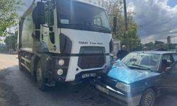 Tokat'ta çöp kamyonu ile otomobil çarpıştı: 2 yaralı