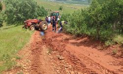 Traktörün devrildiği kazada biri çocuk 2 kişi hayatını kaybetti