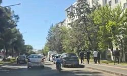 Uzanarak motosiklet kullandı, hem kendi hem başkalarının canını hiçe saydı