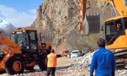 Van-Çatak kara yolu yeniden ulaşıma açıldı