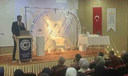 Van YYÜ kampüsünde bir ilk: Hafızlık taç takma heyecanı