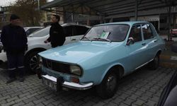 Yarım asırlık klasik otomobil 210 bin liraya yeni sahibini buldu