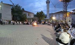 Yunan askerine geçit vermeyen dedelerini andılar