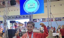 8 yaşında şampiyon, 10 yaşında yazar oldu