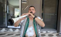 Ameliyattan çıkan hasta solunum egzersizini zurnası ile yaptı