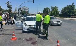 Balıkesir'de otomobil motosiklete çarptı: 1 yaralı