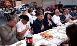 Başkan Tugay, Kınık'ta muharrem lokmasını paylaştı