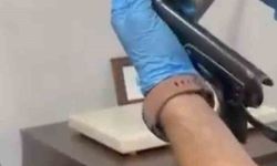 Başkan yardımcısının odasından ruhsatsız silah çıktı
