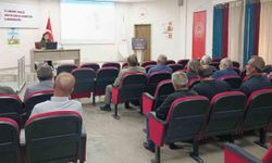 Bayburt'ta muhtarlara sosyal hizmetler anlatıldı